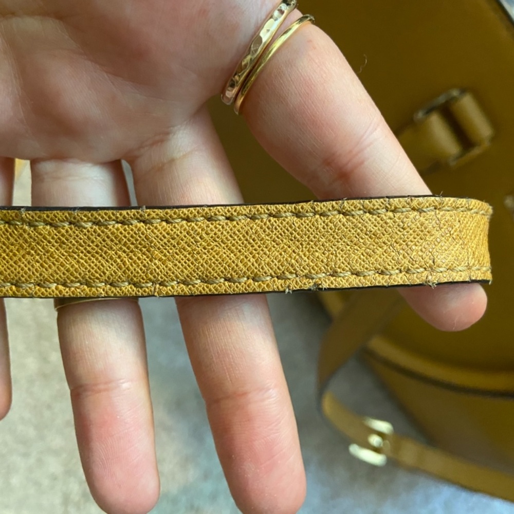 Michael Kors Large Saffiano Selma in Tan - Picture 5 of 5